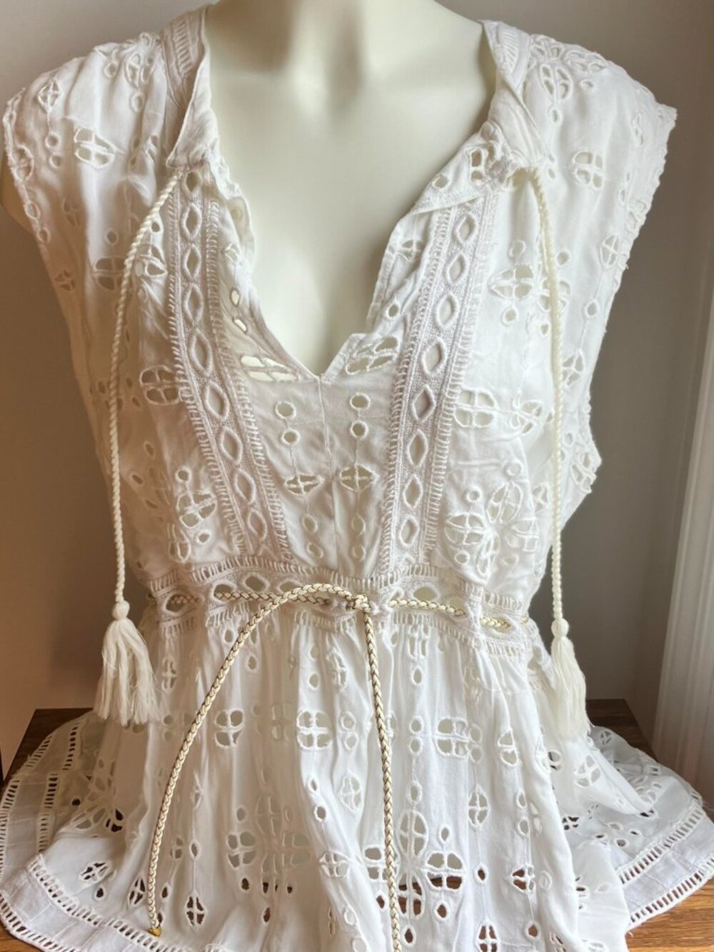 Dylan Eyelet Cut out Top Women's XL brand new with Tags Off White Beautiful